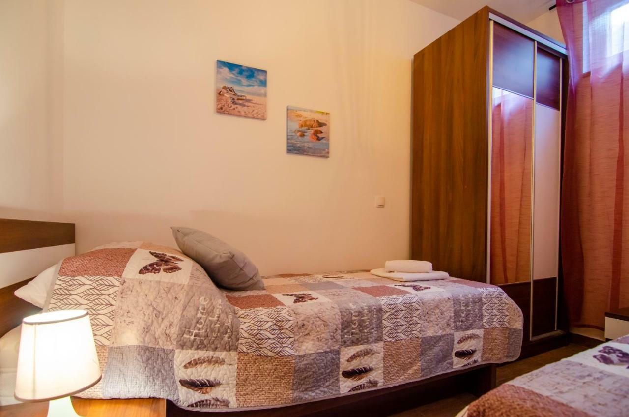 Apartments Sara 4 볼 외부 사진