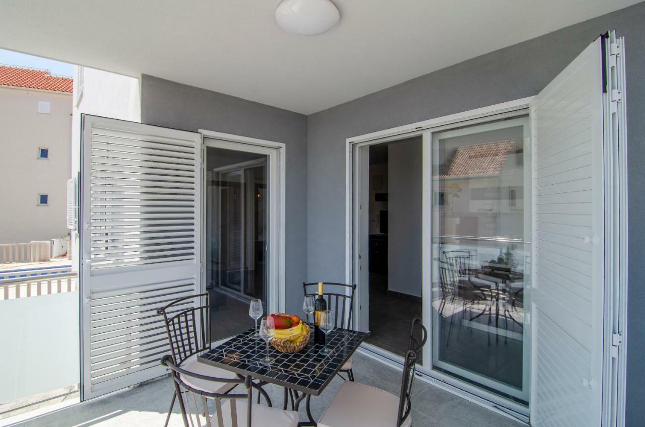 Apartments Sara 4 볼 외부 사진