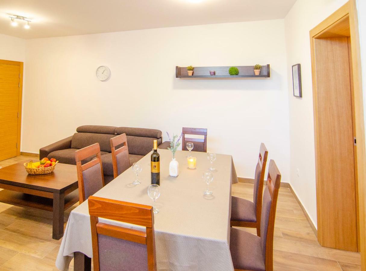 Apartments Sara 4 볼 외부 사진