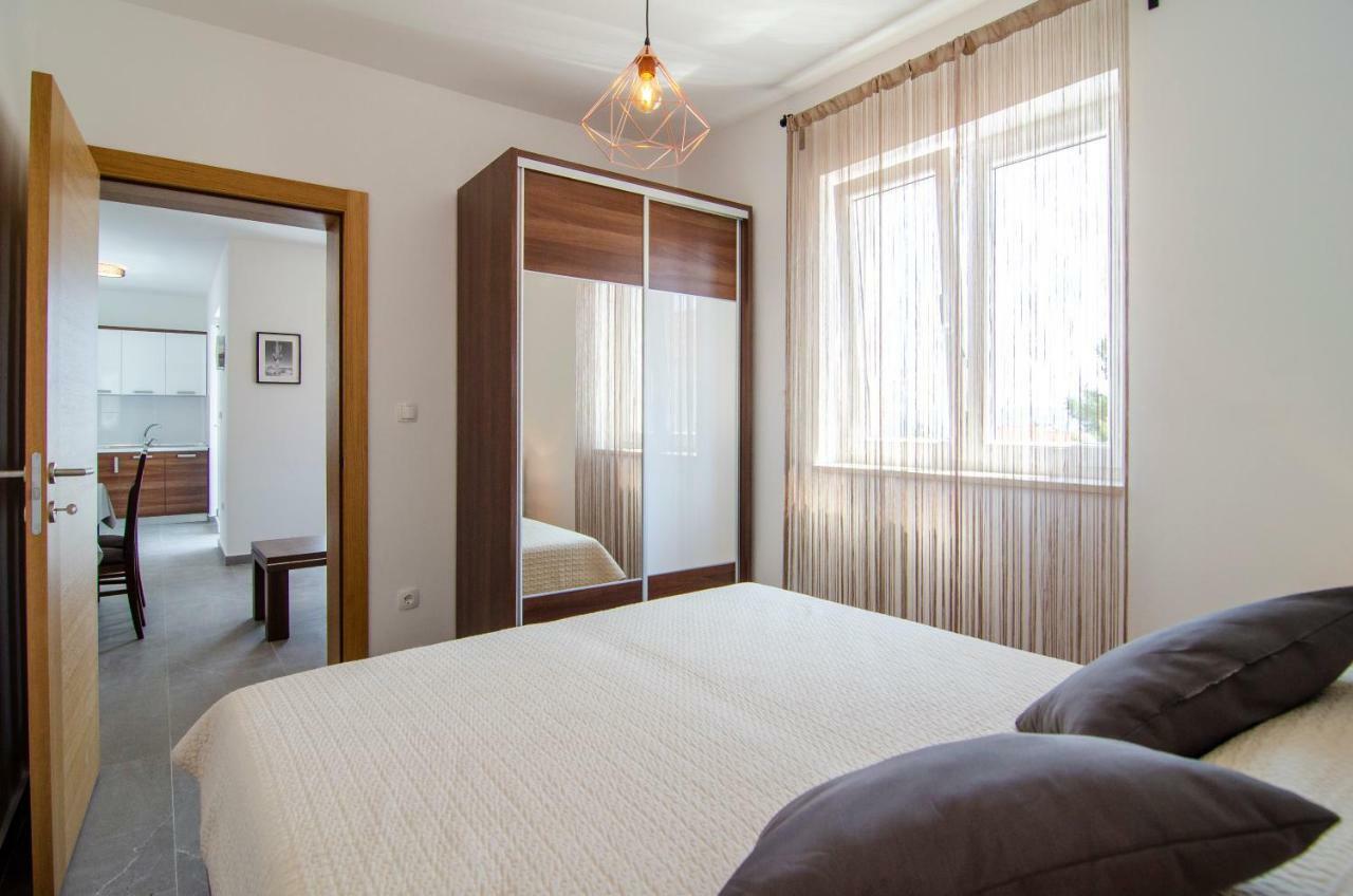 Apartments Sara 4 볼 외부 사진