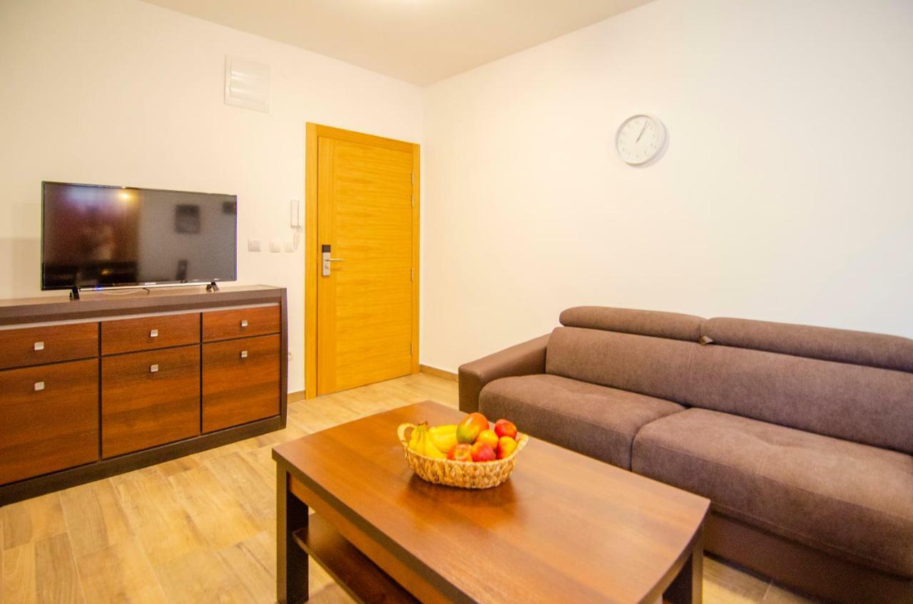 Apartments Sara 4 볼 외부 사진