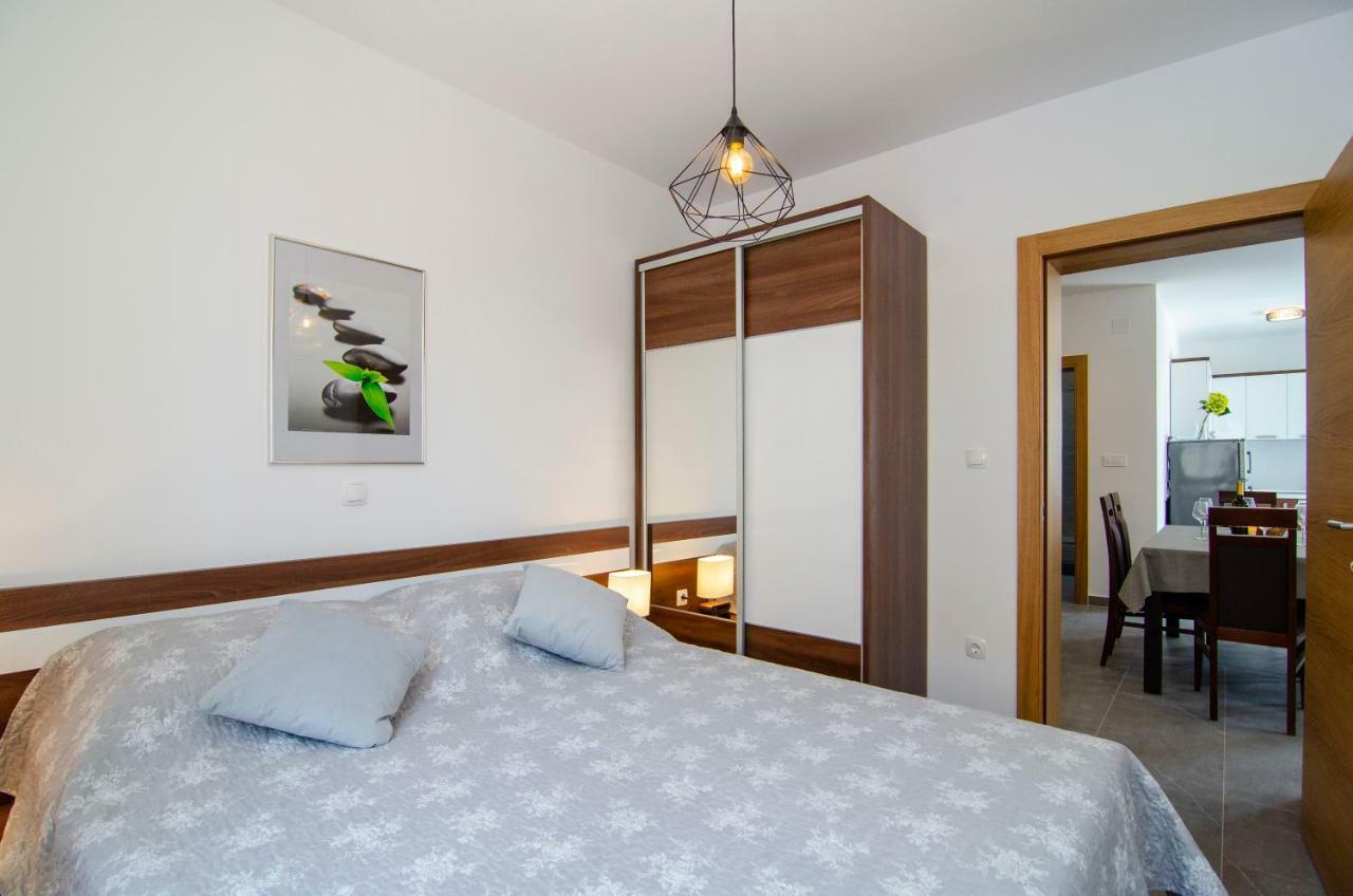 Apartments Sara 4 볼 외부 사진