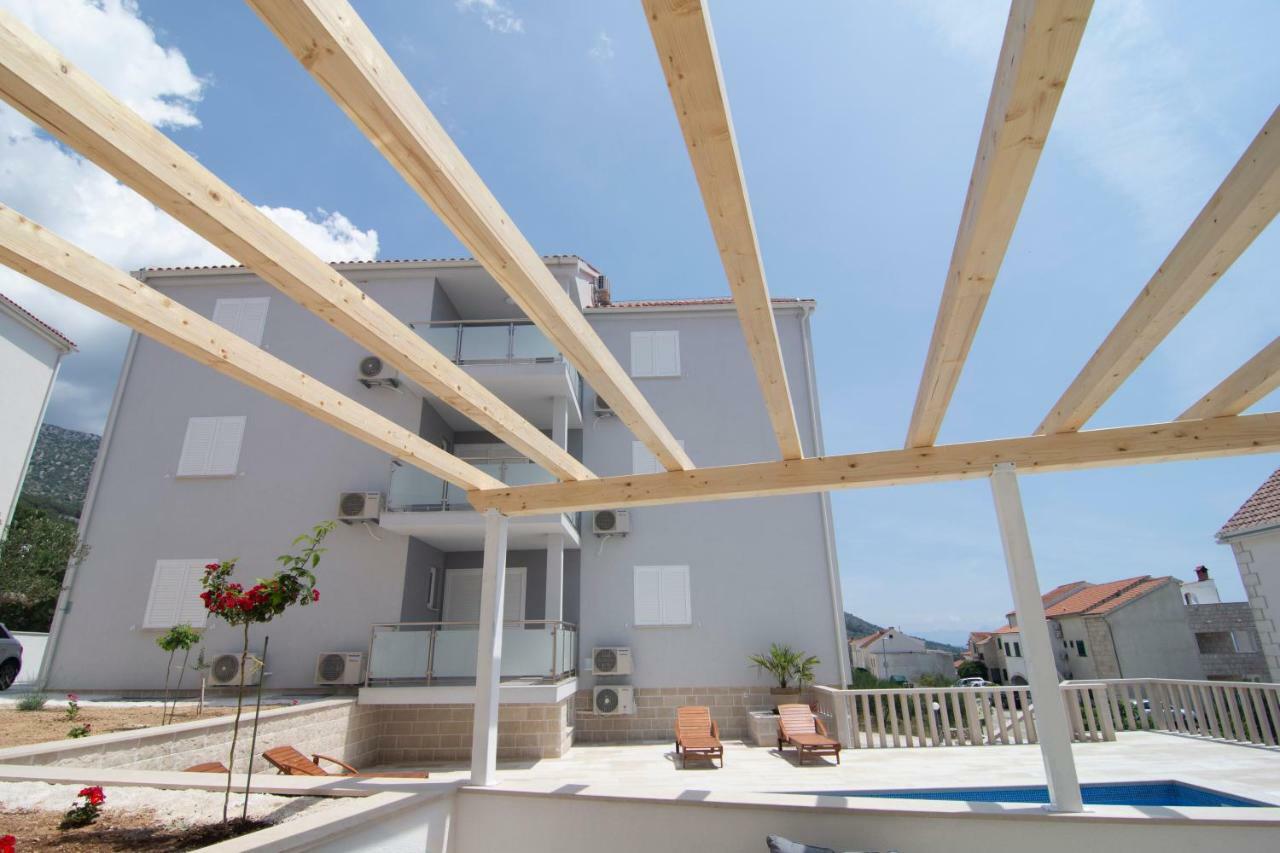 Apartments Sara 4 볼 외부 사진