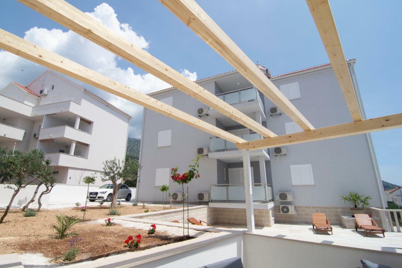 Apartments Sara 4 볼 외부 사진