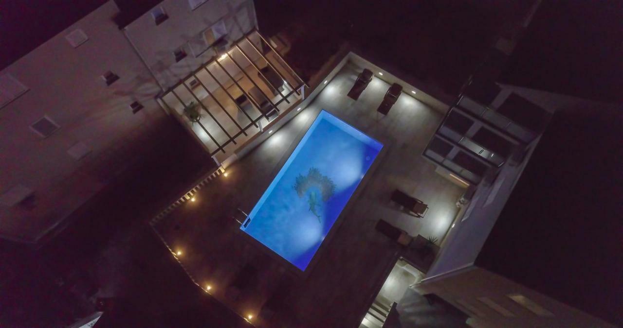 Apartments Sara 4 볼 외부 사진