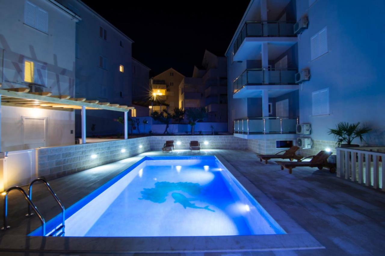 Apartments Sara 4 볼 외부 사진