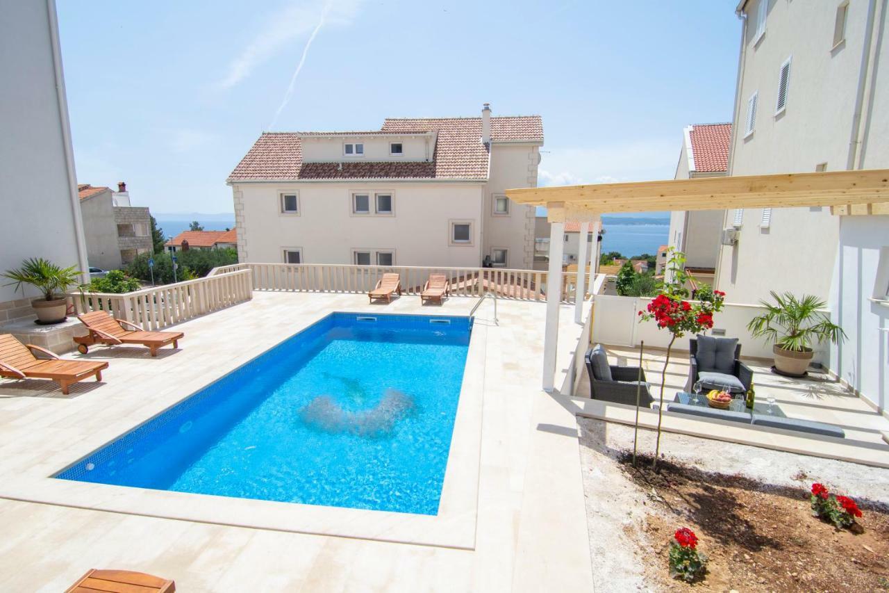 Apartments Sara 4 볼 외부 사진