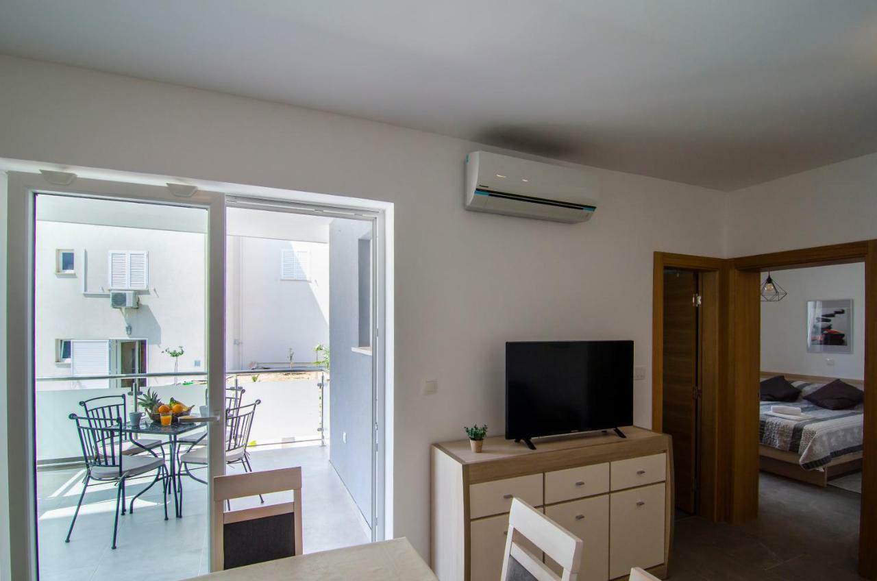 Apartments Sara 4 볼 외부 사진