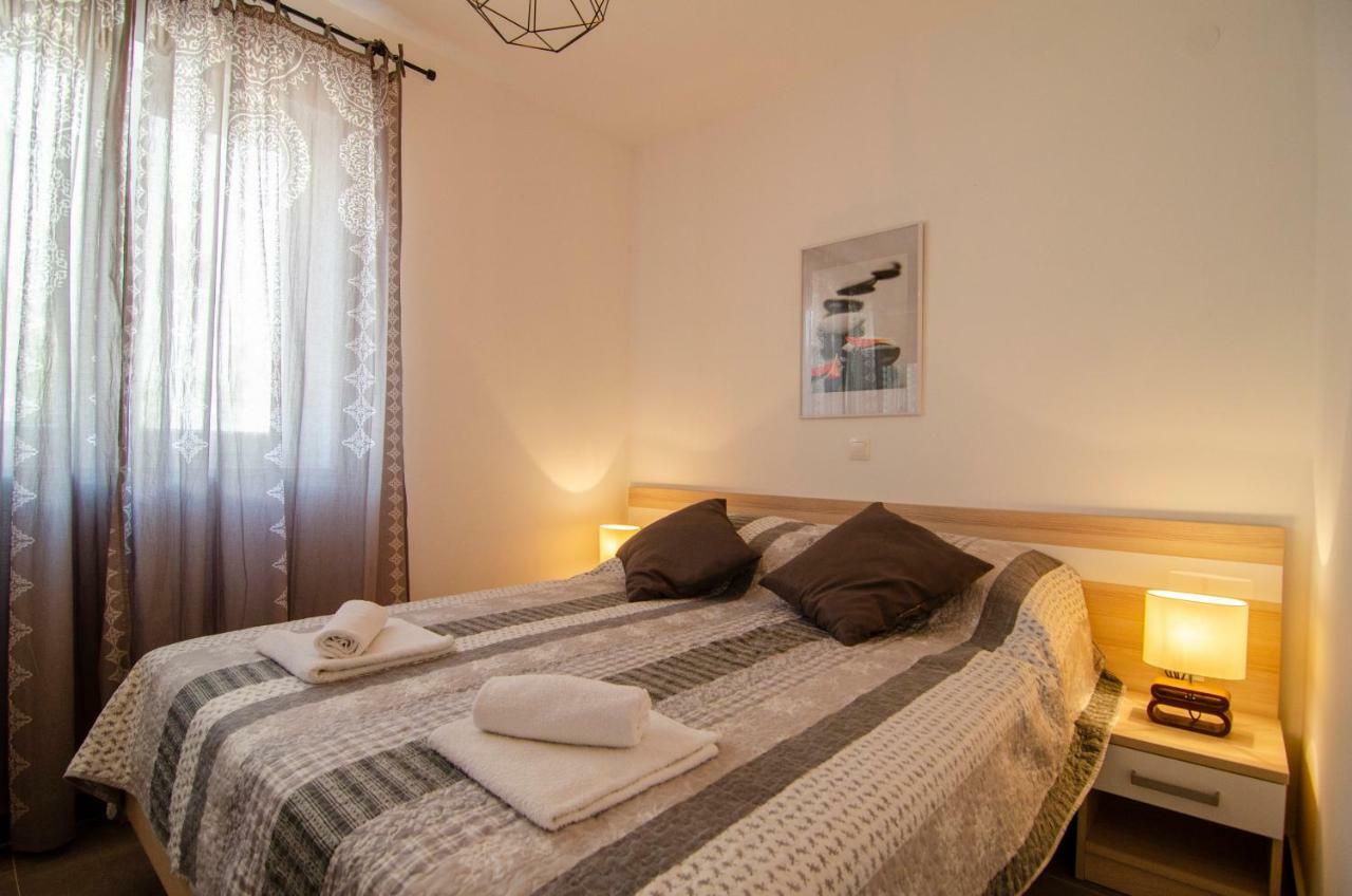 Apartments Sara 4 볼 외부 사진