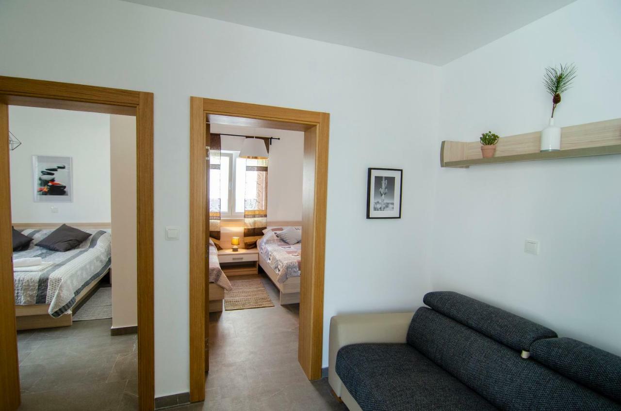 Apartments Sara 4 볼 외부 사진