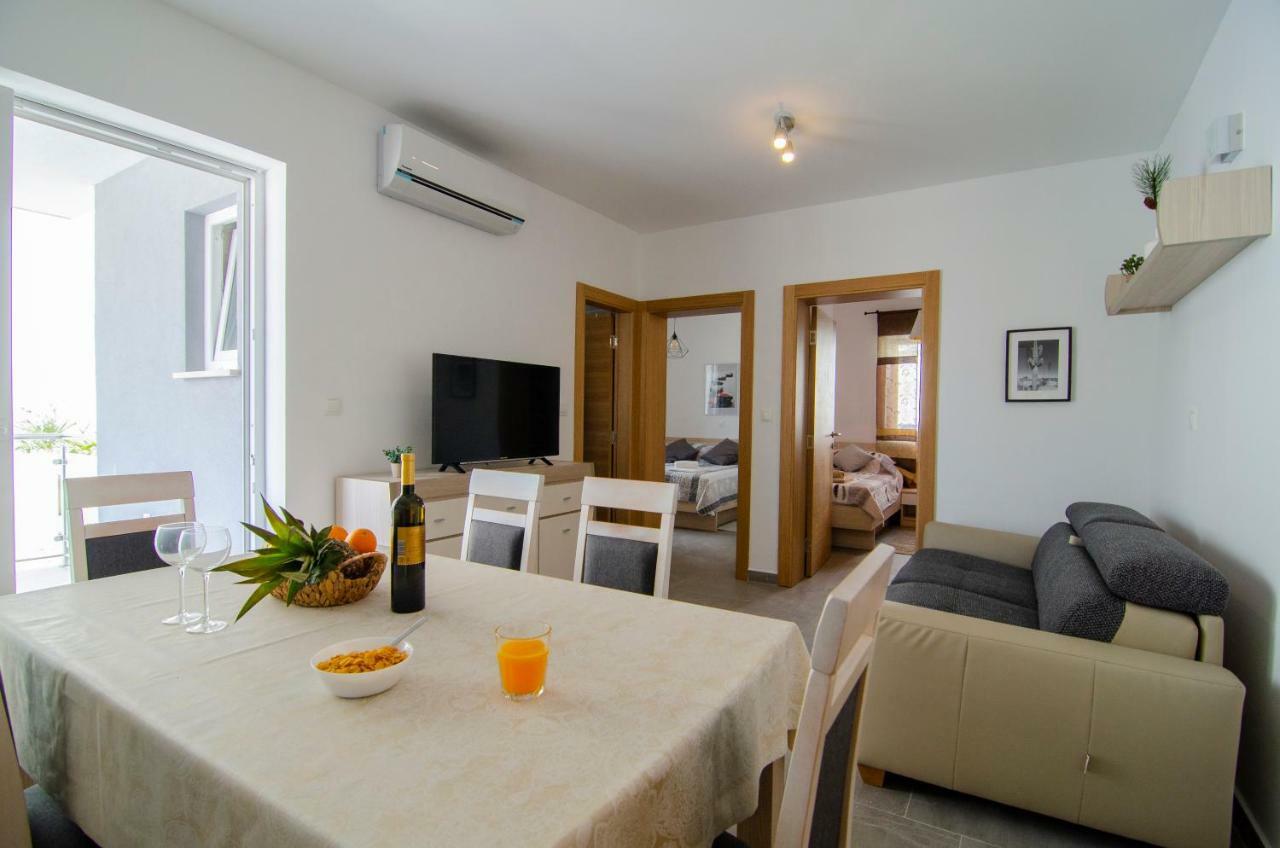 Apartments Sara 4 볼 외부 사진