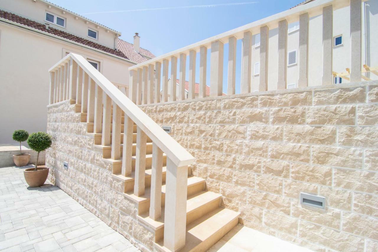 Apartments Sara 4 볼 외부 사진