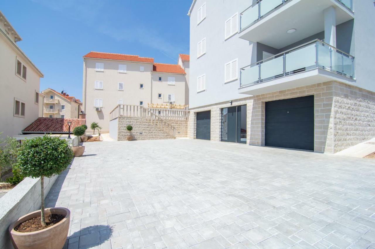 Apartments Sara 4 볼 외부 사진