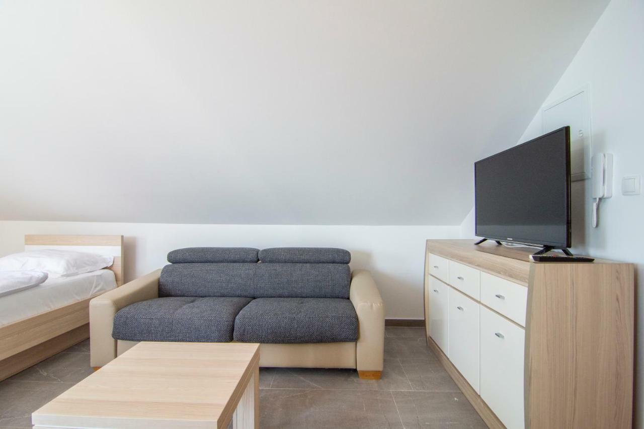 Apartments Sara 4 볼 외부 사진