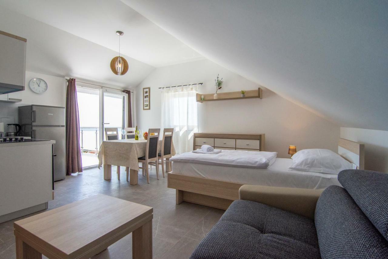 Apartments Sara 4 볼 외부 사진